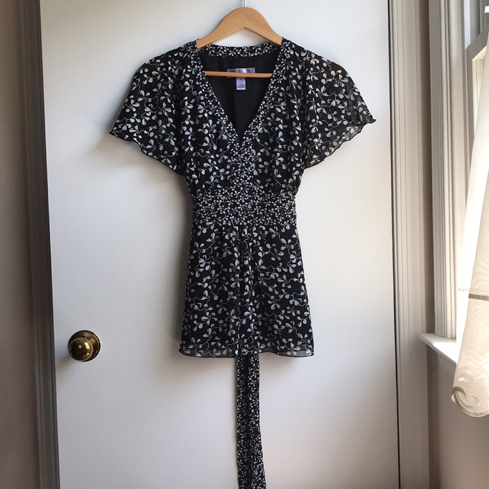 Nine & Co. Floral Wrap Tie Blouse Top sz 8 / Med
